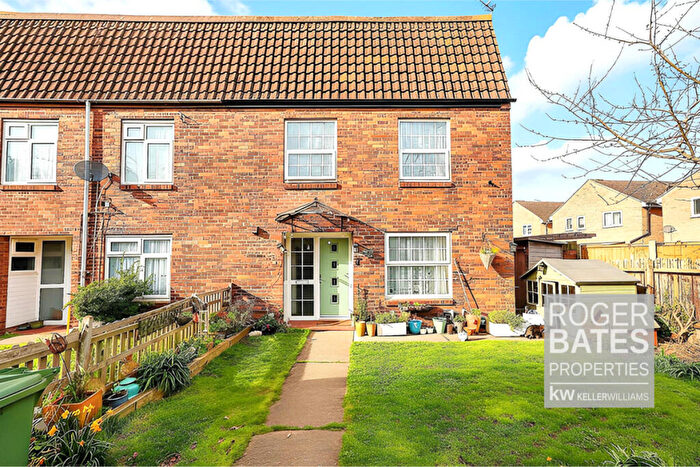 3 Bedroom End Of Terrace House For Sale In Easton End, Laindon, Basildon, SS15