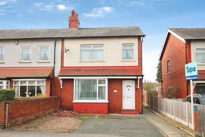 3 Bedroom Semi Detached House For Sale In Sycamore Street, Wakefield, WF1