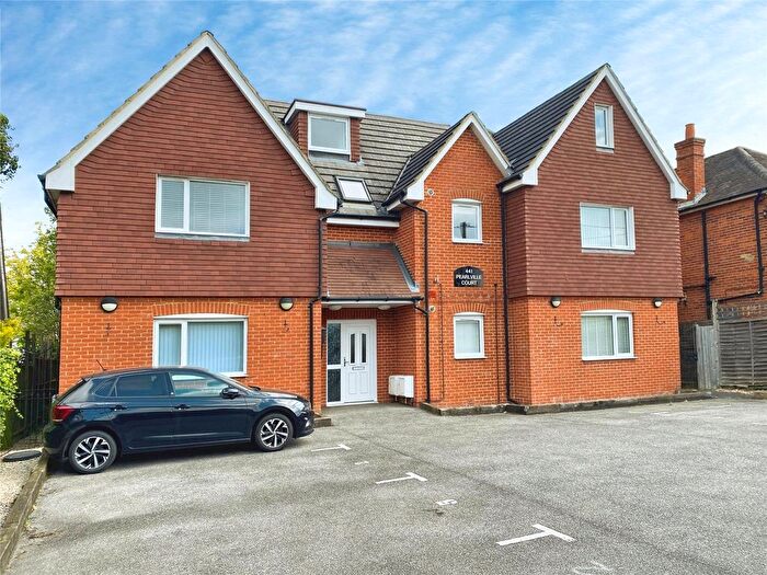 2 Bedroom Flat For Sale In Reading Road, Winnersh, Wokingham, RG41