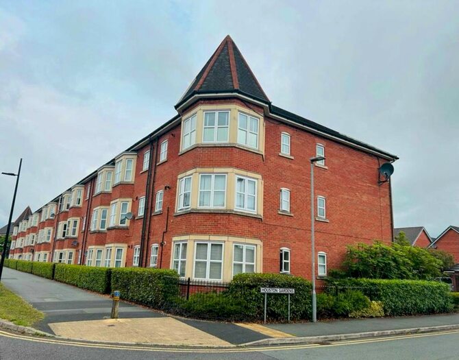 2 Bedroom Flat To Rent In Houston Gardens, Chapelford Village, WA5