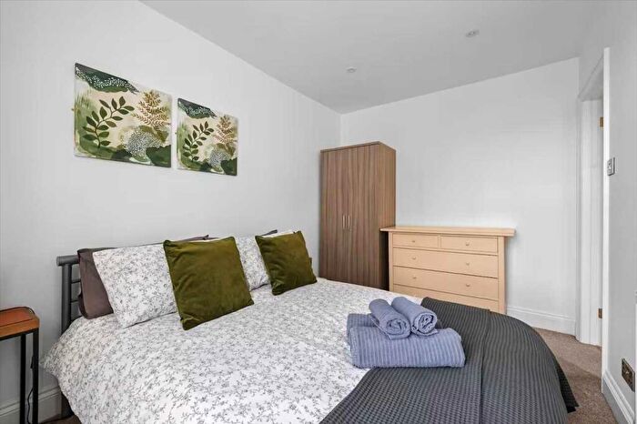 2 Bedroom Apartment To Rent In Radnor Place, Plymouth, PL4
