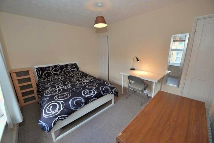 3 Bedroom House To Rent In Earls Road Southampton, SO14