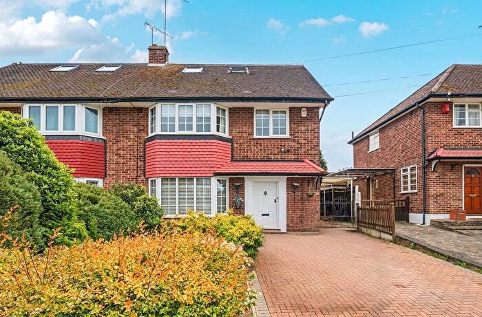 4 Bedroom Semi-Detached House For Sale In Edgebury, Chislehurst, Kent, BR7