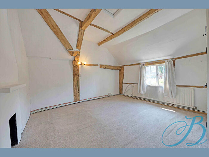2 Bedroom Cottage For Sale In High Street, Cookham, SL6