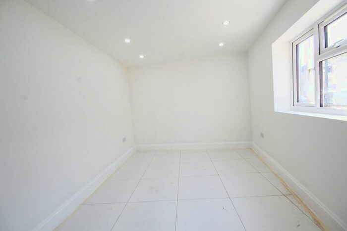 Studio To Rent In Scotts Road, Leyton, E10