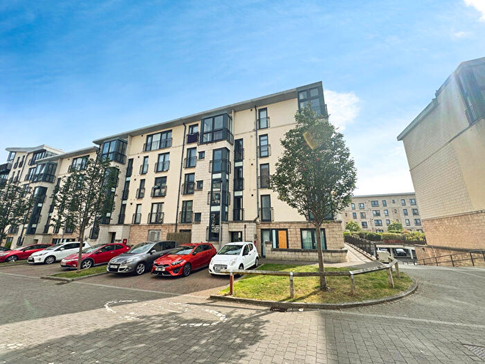 2 Bedroom Apartment To Rent In Colonsay Close, Edinburgh, EH5