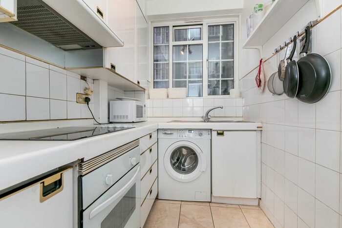 1 Bedroom Flat To Rent In Kensington High Street, London, W14