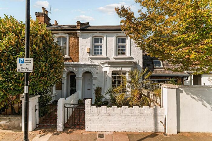 2 Bedroom End Terrace House For Sale In Shakespeare Road, London, W3