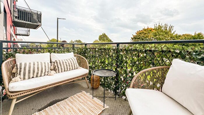 2 Bedroom Flat For Sale In Hazel Road, BS4