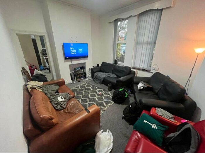 6 Bedroom End Of Terrace House To Rent In Ash Grove, Hyde Park, Leeds, LS6