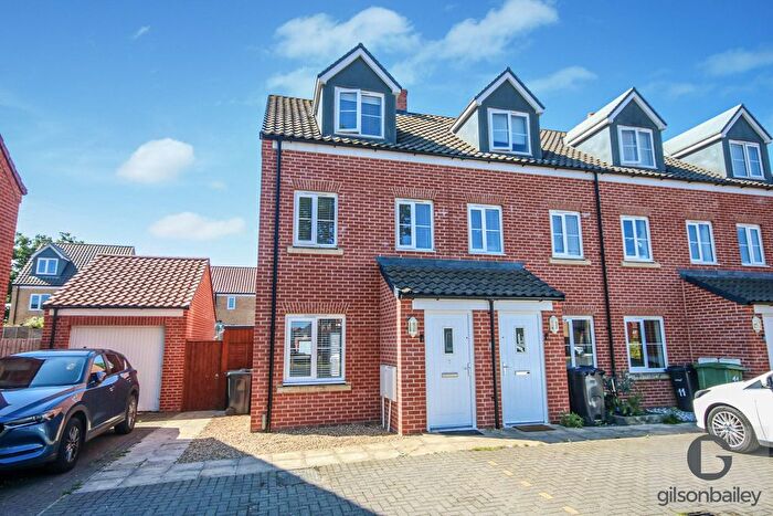 3 Bedroom Property To Rent In Beaumont Crescent, Hethersett, Norwich, NR9