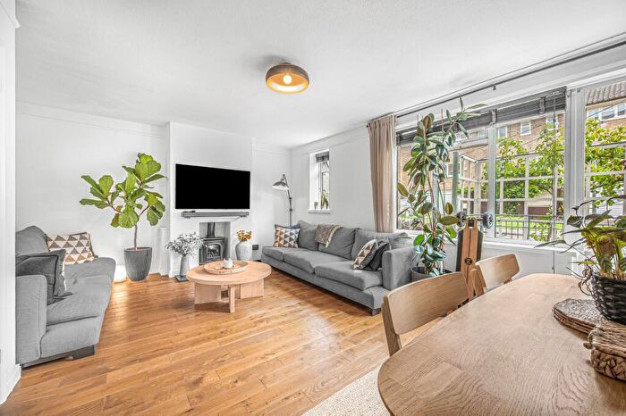 3 Bedroom Flat To Rent In Lawn Terrace, Blackheath Park, SE3