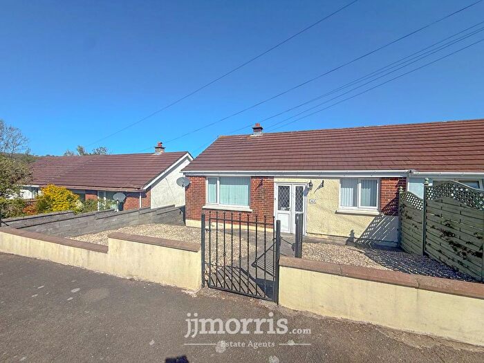 2 Bedroom Terraced Bungalow For Sale In Bryn Glas, Aberporth, SA43
