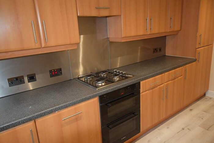 2 Bedroom Apartment To Rent In East Cliff Manor, Christchurch Road, BH1