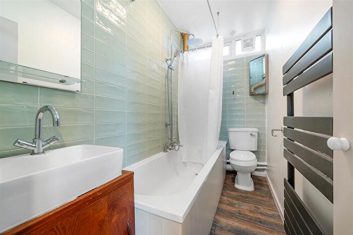 1 Bedroom Flat For Sale In Croxted Road, London, SE21