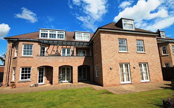 1 Bedroom Flat To Rent In Howes Court, Huntingdon Road, Cambridge, CB3