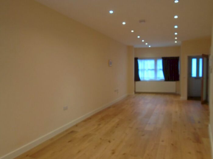 2 Bedroom Maisonette To Rent In Northwood Road, London, N6