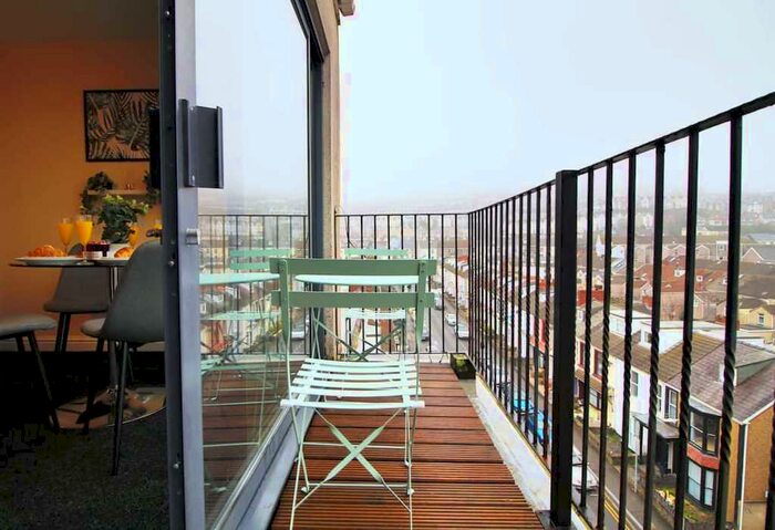 2 Bedroom Serviced Apartments To Rent In St Helen's Road, Abertawe, Wales, SA1