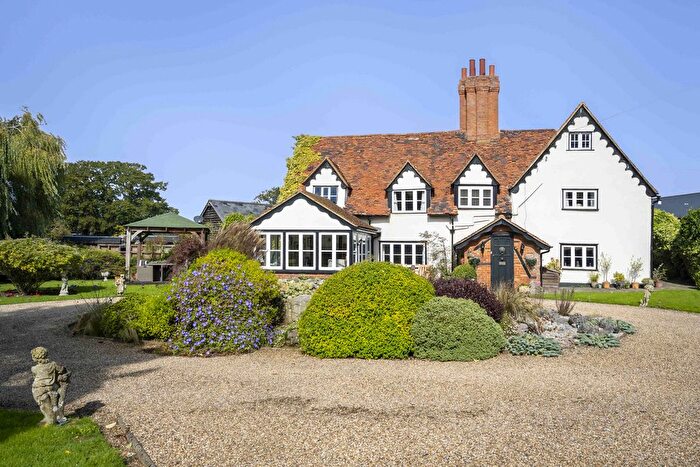 5 Bedroom Detached House For Sale In Pottersheath Road, Welwyn, AL6