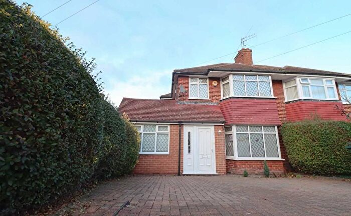 3 Bedroom Semi Detached House For Sale In Francklyn Gardens, Edgware, Middlesex, HA8