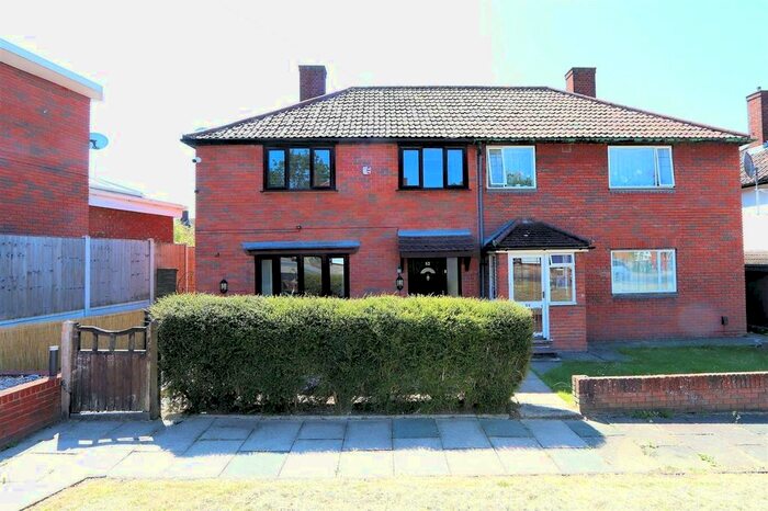 3 Bedroom Semi Detached House To Rent In Brocket Way, Chigwell, IG7