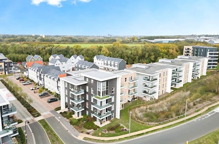 2 Bedroom Flat For Sale In Fairhaven Drive, Reading, RG2