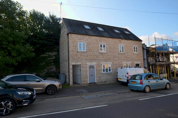 2 Bedroom End Of Terrace House To Rent In North Street, Stamford, PE9