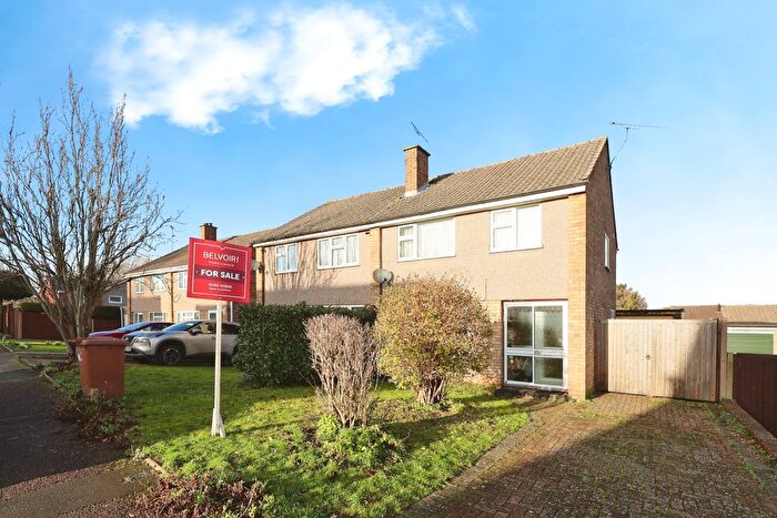 3 Bedroom Semi Detached House For Sale In Westwood Ave, Hitchin, SG4