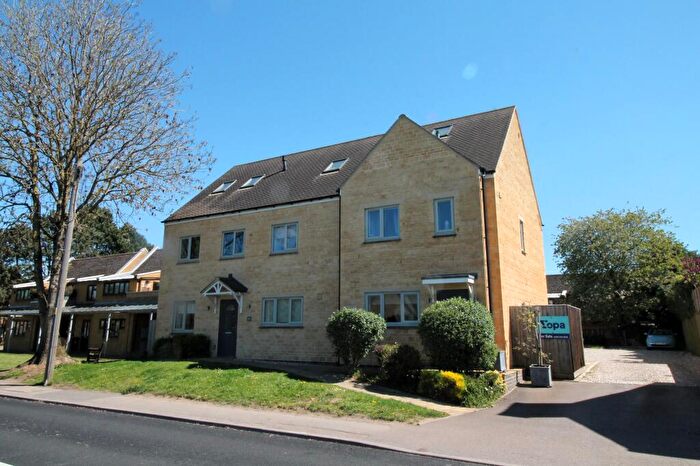 1 Bedroom Flat For Sale In Stow Road, Moreton-in-Marsh, GL56