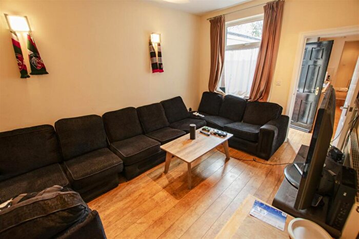 8 Bedroom House To Rent In Heeley Road, Birmingham, West Midlands, B29