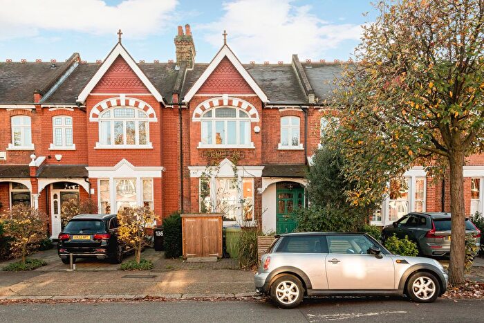 5 Bedroom Semi Detached House For Sale In Turney Road, London, SE21