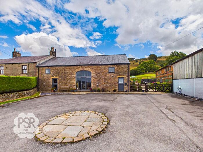 4 Bedroom Semi-Detached House For Sale In Combs Road, Chapel-En-Le-Frith, SK23