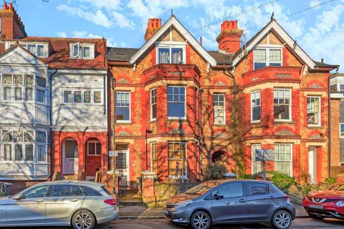 1 Bedroom Studio Flat To Rent In Dene Road, GU1