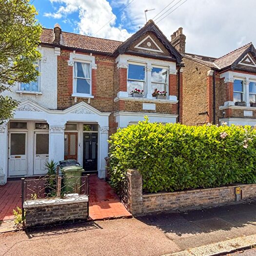 2 Bedroom Property For Sale In Davenport Road, Catford, SE6