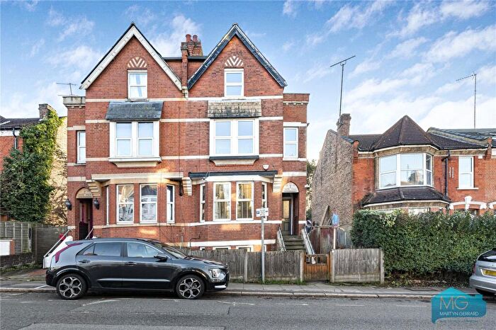 2 Bedroom Maisonette For Sale In Dollis Road, London, N3
