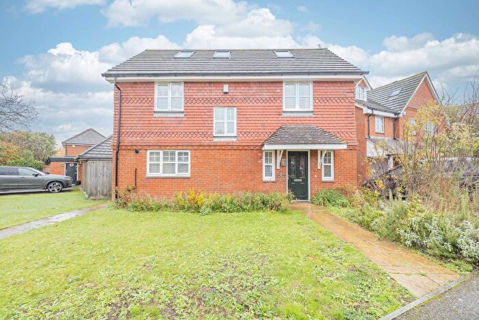 5 Bedroom Detached House For Sale In Hilton Close, Faversham, Kent, ME13