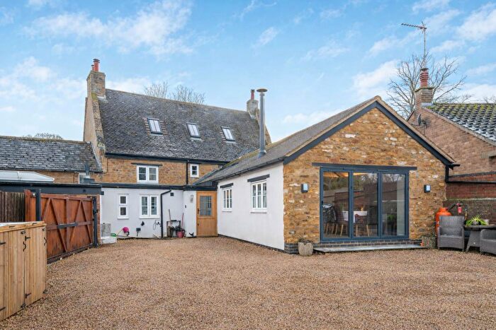 3 Bedroom Cottage For Sale In The Green, Everdon, Daventry, NN11