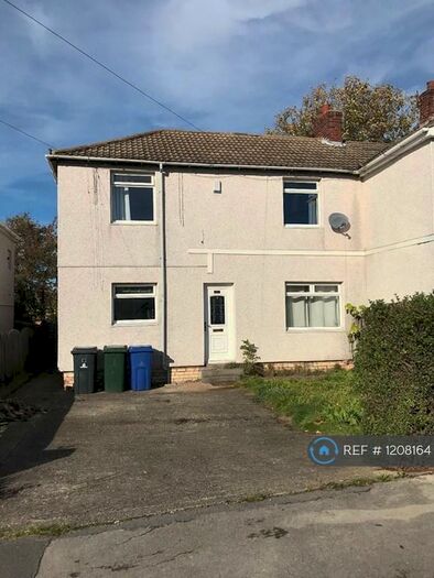 4 Bedroom Semi-Detached House To Rent In York Street, Thurnscoe, Rotherham, S63