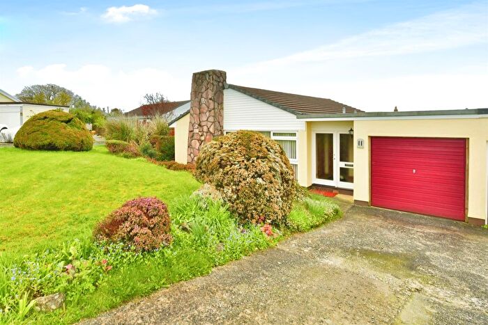 3 Bedroom Bungalow For Sale In Stuarts Way, Hatt, Saltash, PL12