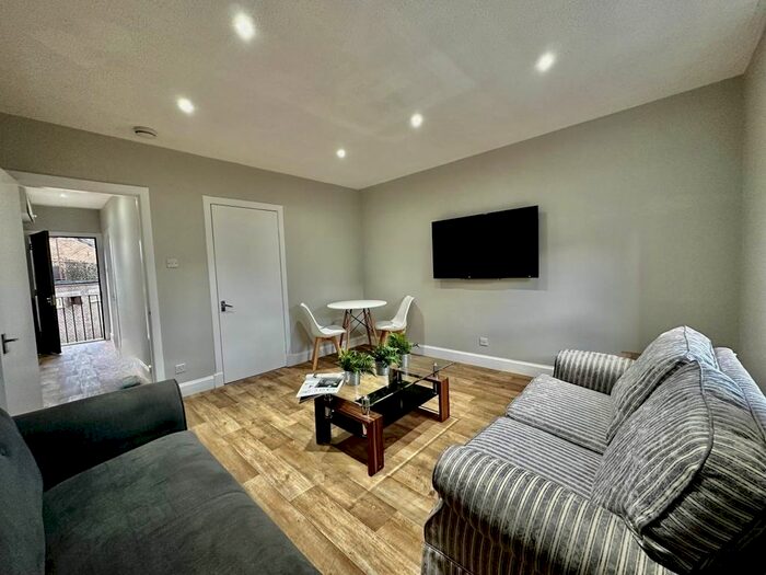 2 Bedroom Detached House To Rent In Mains Road, Dundee, DD3