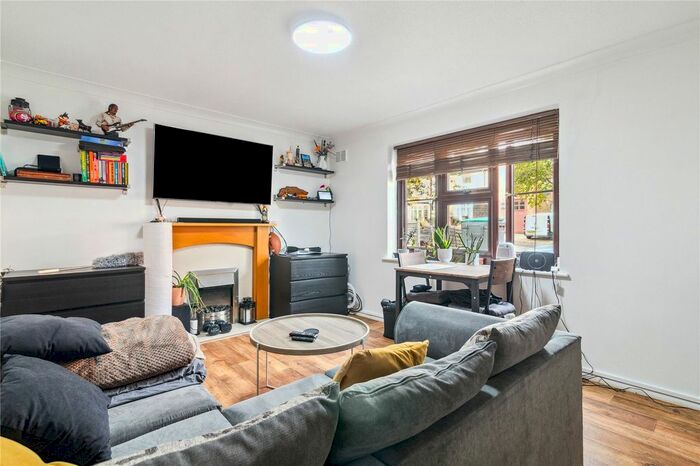 1 Bedroom Flat To Rent In Tamarind Court, A Lynton Road, London, W3