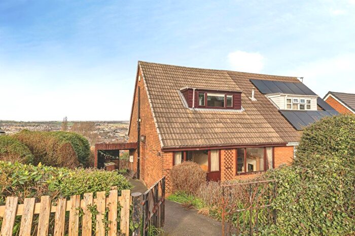 3 Bedroom Semi-Detached House For Sale In Lascelles Road, Heckmondwike, WF16