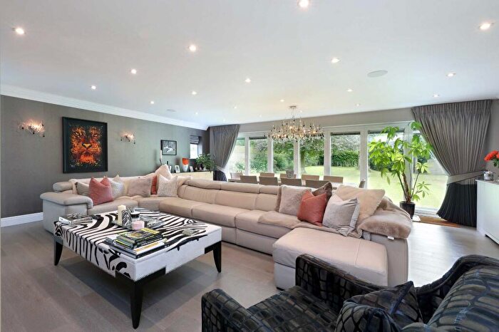 6 Bedroom Detached House For Sale In Ledborough Wood, Beaconsfield, Buckinghamshire, HP9