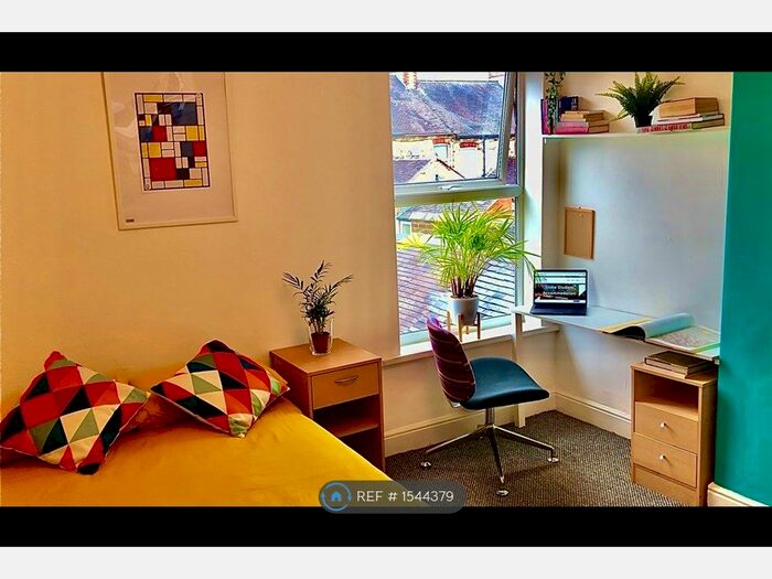 3 Bedroom Detached House To Rent In Thornton Road, Stoke-On-Trent, ST4