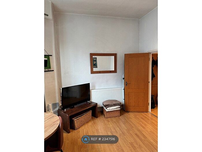 1 Bedroom Flat To Rent In Louvaine Road, London, SW11