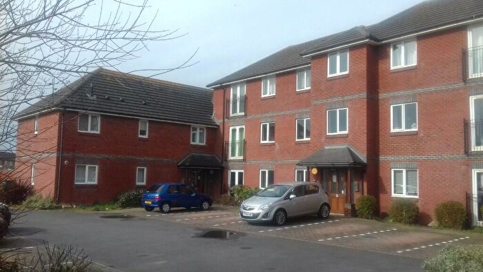 2 Bedroom Flat To Rent In Spicewood, Fareham, Hampshire, PO15