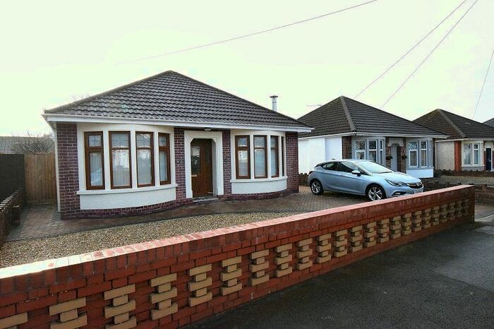 2 Bedroom Detached Bungalow To Rent In Leamington Road, Rhiwbina, Cardiff., CF14