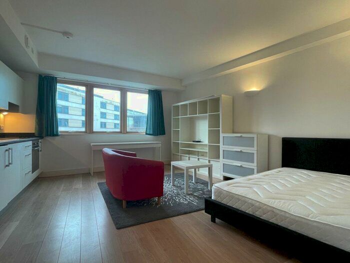 Flat To Rent In Brighton Belle -, P15