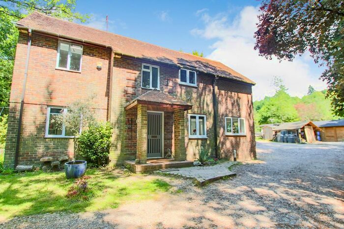 4 Bedroom Detached House For Sale In Copthorne Road, Felbridge, RH19