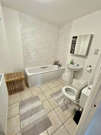 1 Bedroom Flat To Rent In Tudor Road, Hackney, London, E9